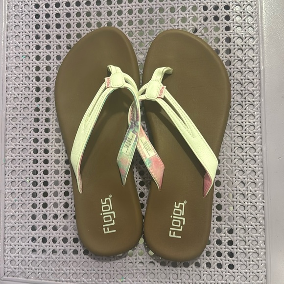 White Flojos flip flops size 9 - Picture 1 of 2